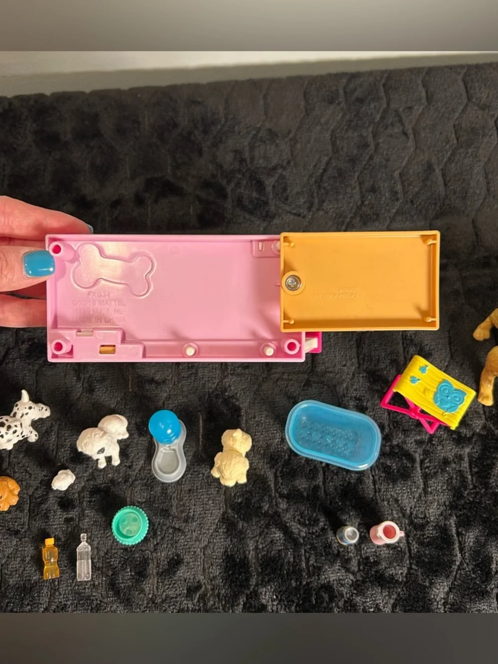 Barbie Doghouse Dogs and Accessories Bundle - Picture 14 of 14